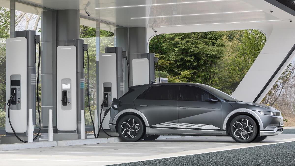 Hyundai to Make Faster EV Chargers than Tesla's Superchargers